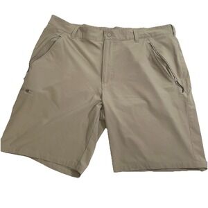 Columbia Men's Lightweight Packable Cargo Shorts Size 40 / 50 Beige Zip Pockets